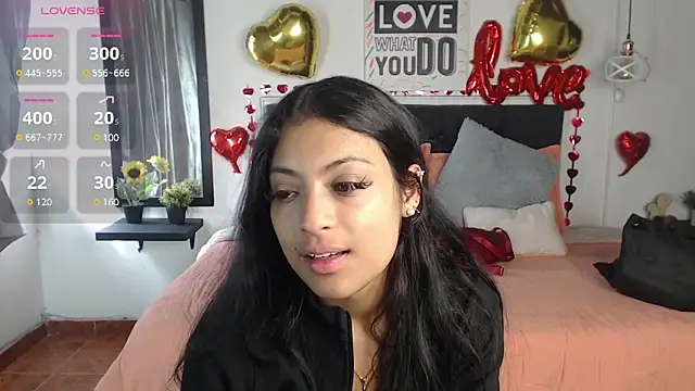 Snapshot of vaness_weet chatting on February 2025 07:11:01 PM vaness weet online show from February 2025 07:11:01 PM