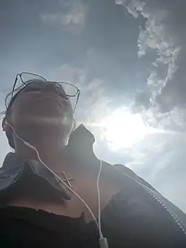 Snapshot of vaness_weet chatting on February 2025 07:53:02 PM vaness weet online show from February 2025 07:53:02 PM