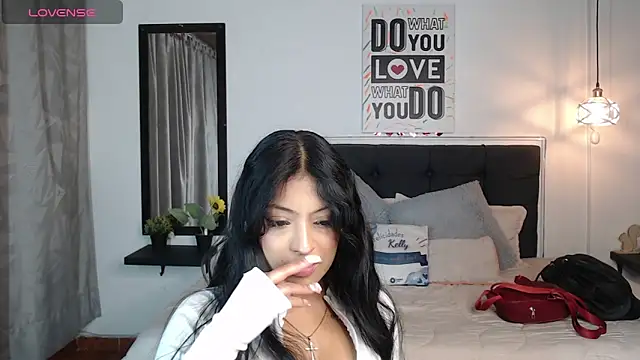 Snapshot of vaness_weet chatting on March 2025 07:48:01 PM vaness weet online show from March 2025 07:48:01 PM