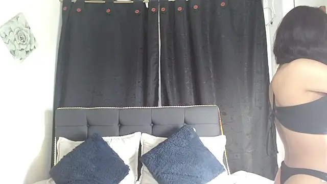 Snapshot of vaness_weet chatting on November 2025 07:46:02 PM vaness weet online show from November 2025 07:46:02 PM