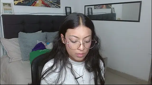 vaness weet online show from December 2025 09:12:02 PM