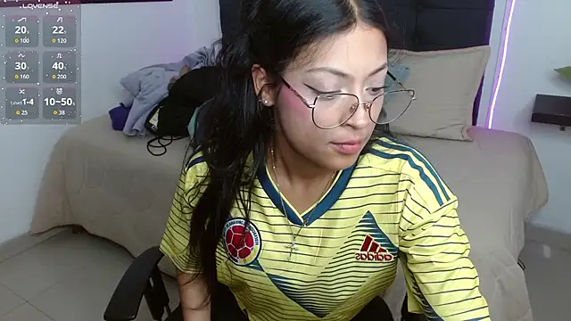 Snapshot of vaness_weet chatting on June 2026 08:40:02 PM vaness weet online show from June 2026 08:40:02 PM