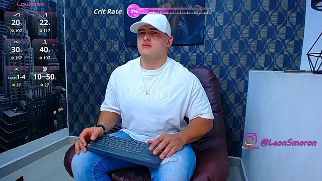 Leonsmoron online show from May 2026 12:18:02 AM
