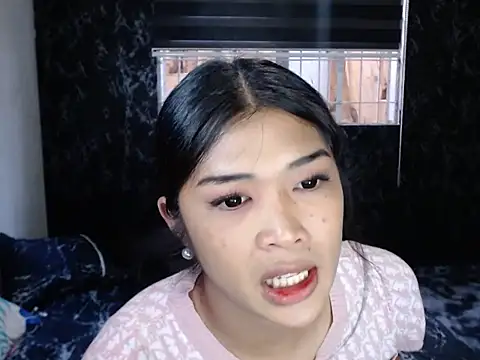 Snapshot of Maria-Moore chatting on April 2026 09:48:01 AM Maria-Moore online show from April 2026 09:48:01 AM