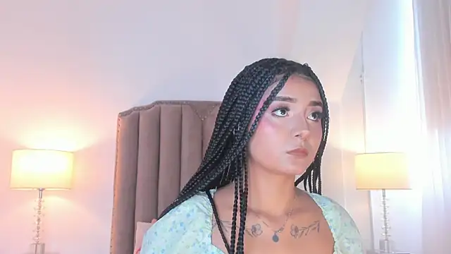 Snapshot of Emma_Torres__ chatting on June 2026 12:37:01 PM Emma Torres online show from June 2026 12:37:01 PM