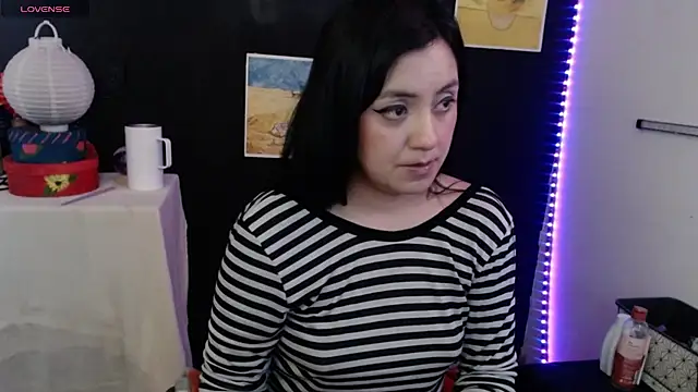 AbsentaVert online show from November 2025 05:02:02 PM