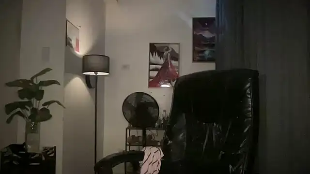 Bella Gordon online show from September 2025 05:58:01 PM