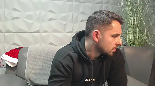 Antoniodiamond online show from December 2024 08:06:02 PM