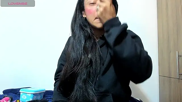 Bessie32 online show from December 2025 10:20:02 AM