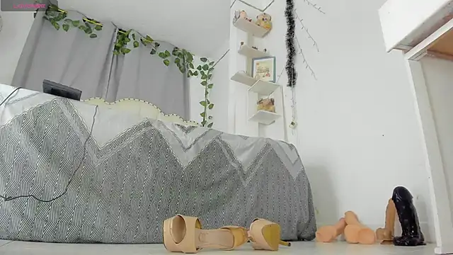 khalyn jenner online show from February 2025 09:59:02 PM