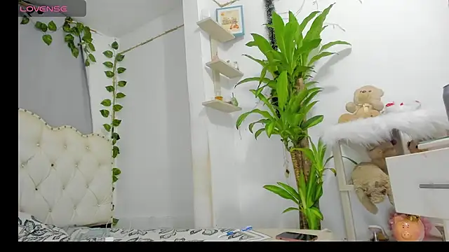 khalyn jenner online show from October 2025 10:59:02 PM