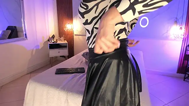 Snapshot of Gin_Zc chatting on December 2024 06:29:02 AM Gin Zc online show from December 2024 06:29:02 AM