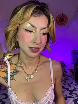 Cinamoonn online show from October 2025 08:30:01 PM