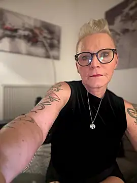 German Milf online show from December 2024 05:46:01 PM