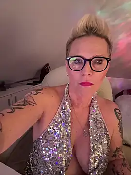 German Milf online show from December 2025 01:40:01 PM