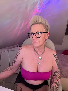 German Milf online show from April 2026 12:58:02 PM