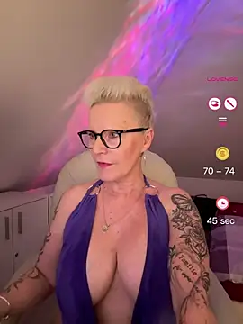 German Milf online show from May 2026 06:09:01 PM