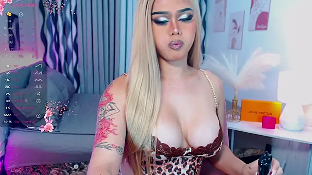 Snapshot of Ella_Fantasiax chatting on January 2025 03:05:02 AM Ella Fantasiax online show from January 2025 03:05:02 AM