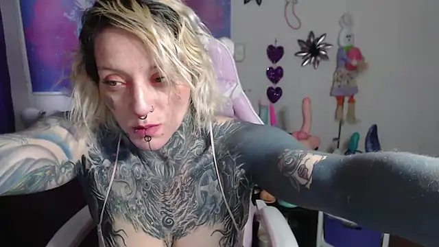Snapshot of SLOPPYTITSS chatting on March 2025 11:42:02 AM SLOPPYTITSS online show from March 2025 11:42:02 AM