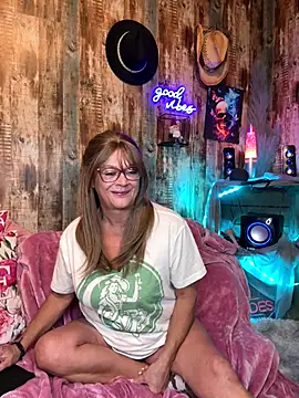 cowgirlc online show from November 2025 02:45:02 AM