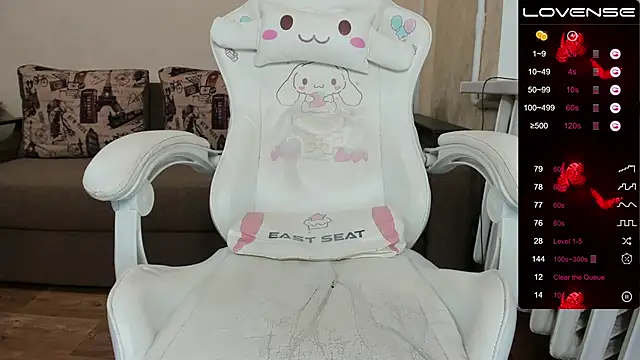 Snapshot of LittleCandy18 chatting on December 2024 09:06:01 PM LittleCandy18 online show from December 2024 09:06:01 PM