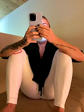 EmaSalis online show from September 2025 08:27:01 AM