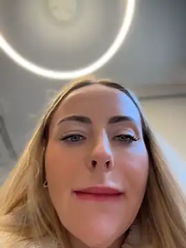 EmaSalis online show from April 2026 07:14:01 AM