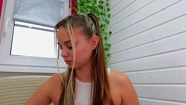 Snapshot of Misss_Vikk chatting on October 2025 07:54:01 AM Misss Vikk online show from October 2025 07:54:01 AM