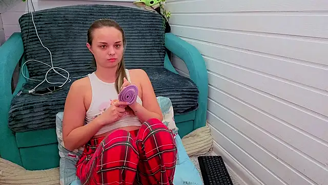 Snapshot of Misss_Vikk chatting on November 2025 06:59:01 AM Misss Vikk online show from November 2025 06:59:01 AM