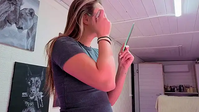 Snapshot of Misss_Vikk chatting on December 2025 06:22:02 AM Misss Vikk online show from December 2025 06:22:02 AM