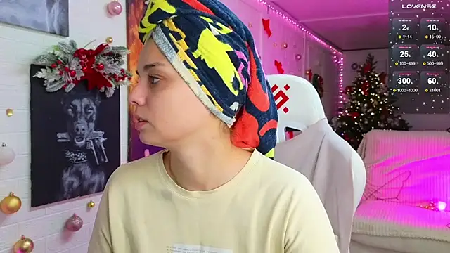 Snapshot of Misss_Vikk chatting on December 2025 01:07:01 PM Misss Vikk online show from December 2025 01:07:01 PM