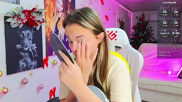 Snapshot of Misss_Vikk chatting on December 2025 02:07:02 AM Misss Vikk online show from December 2025 02:07:02 AM