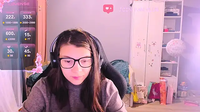 MollyLollipop online show from November 2025 02:43:02 AM