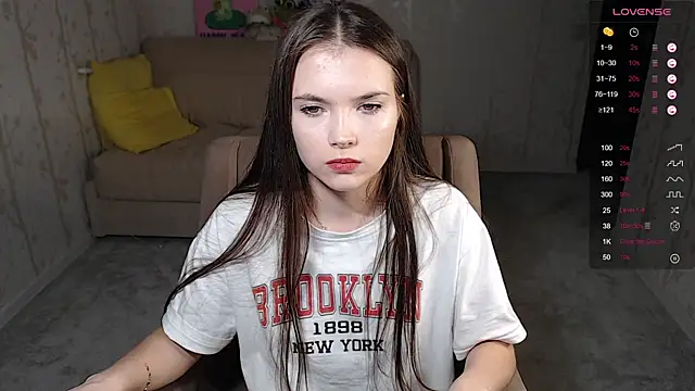 Eva Davie online show from February 2025 02:42:02 PM