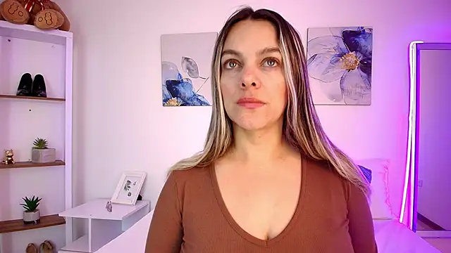 Snapshot of Isabella_Harley chatting on June 2026 01:17:02 PM Isabella Harley online show from June 2026 01:17:02 PM