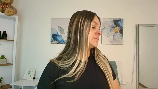 Snapshot of Isabella_Harley chatting on July 2026 01:25:01 PM Isabella Harley online show from July 2026 01:25:01 PM