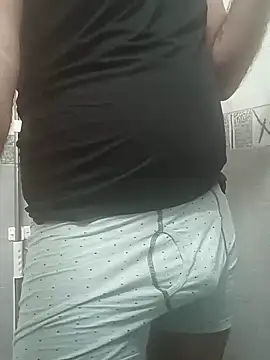 Snapshot of desicockandball chatting on December 2024 05:41:02 PM desicockandball online show from December 2024 05:41:02 PM