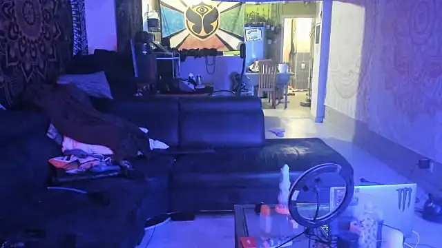 Snapshot of slankecrosdresser chatting on February 2025 09:06:02 PM slankecrosdresser online show from February 2025 09:06:02 PM