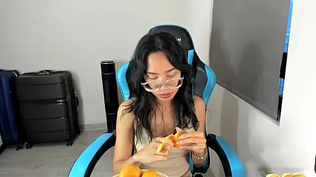 itsyourcassie online show from December 2025 11:54:01 PM