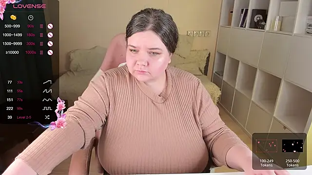 PlumPie online show from September 2025 07:29:01 PM