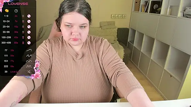 PlumPie online show from December 2025 03:57:01 AM