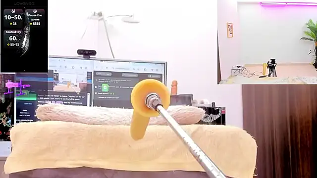 Paulina Davis  online show from March 2026 01:00:01 AM