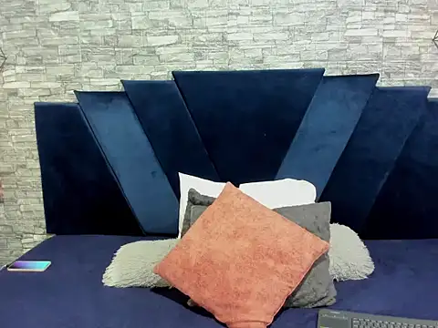 LizzRouse online show from September 2025 10:48:01 PM