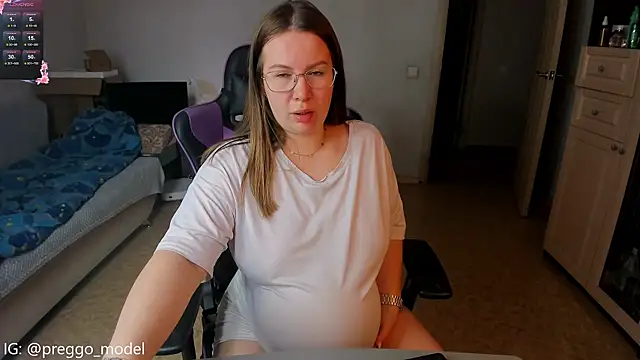 Snapshot of stella_vestal chatting on April 2026 04:19:01 AM stella vestal online show from April 2026 04:19:01 AM