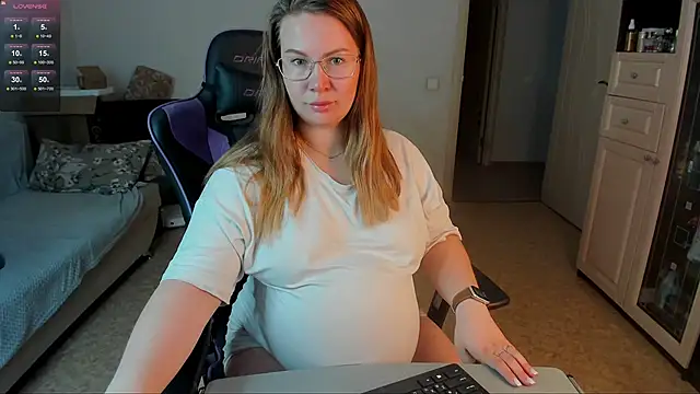 Snapshot of stella_vestal chatting on June 2026 04:00:01 AM stella vestal online show from June 2026 04:00:01 AM