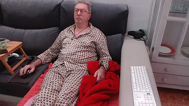 Snapshot of Nudelschwanz chatting on February 2025 07:02:01 AM Nudelschwanz online show from February 2025 07:02:01 AM