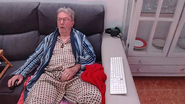 Snapshot of Nudelschwanz chatting on February 2025 07:04:02 AM Nudelschwanz online show from February 2025 07:04:02 AM