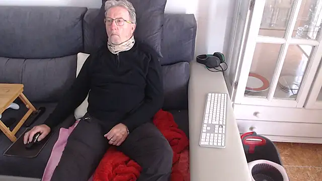 Snapshot of Nudelschwanz chatting on February 2025 11:44:02 AM Nudelschwanz online show from February 2025 11:44:02 AM