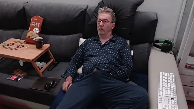 Snapshot of Nudelschwanz chatting on March 2025 03:45:01 AM Nudelschwanz online show from March 2025 03:45:01 AM