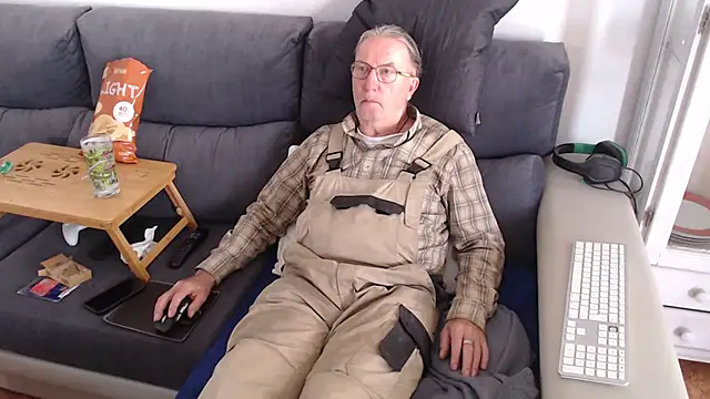 Snapshot of Nudelschwanz chatting on March 2025 12:04:02 PM Nudelschwanz online show from March 2025 12:04:02 PM